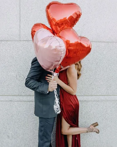 valentines day photoshoot ideas for boyfriend