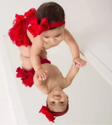 love day photo ideas for crawling baby