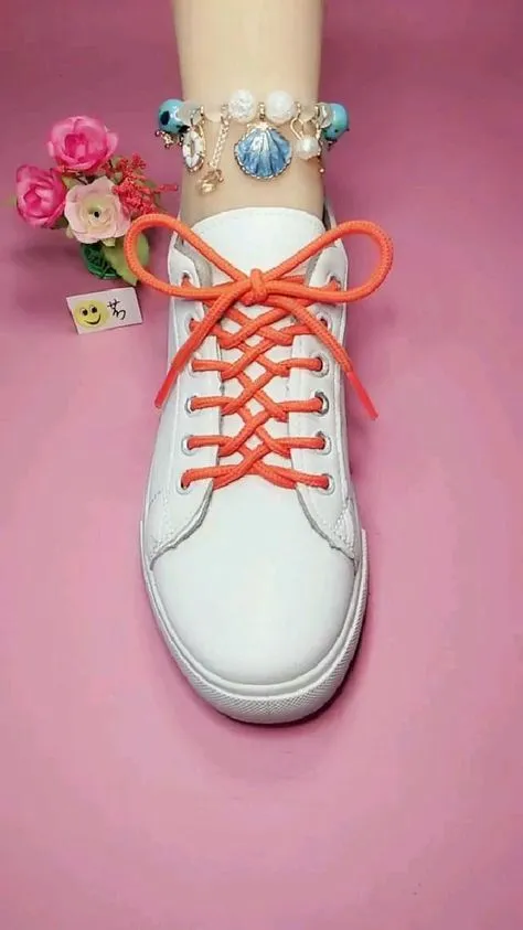 Unique styles to wear shoelaces of various materials